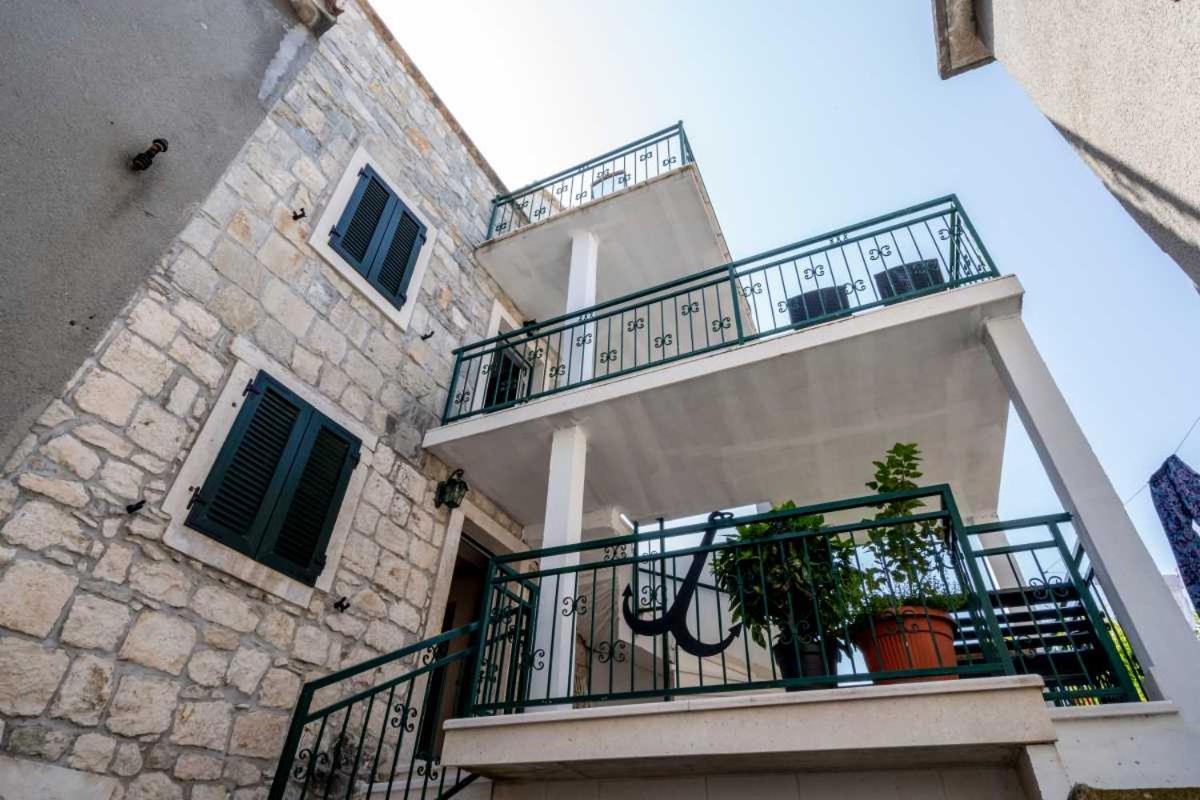 Apartments Inn Baska Voda Exterior photo